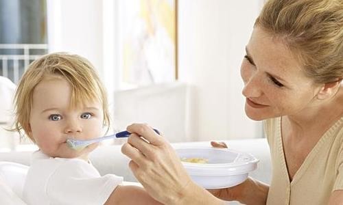 3种错误的宝宝喂养方式 小心孩子营养不良