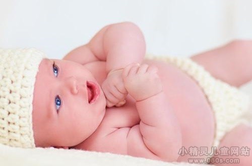 宝宝中耳炎怎么回事 怎么及时发现耳朵发炎