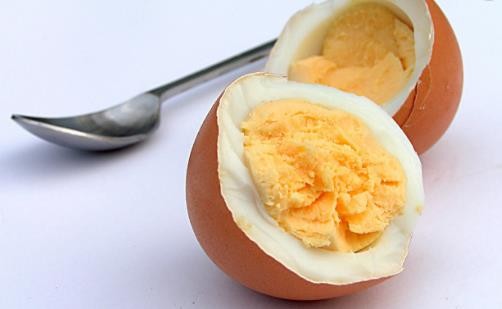 宝宝吃鸡蛋多就能长得壮 是真的吗？