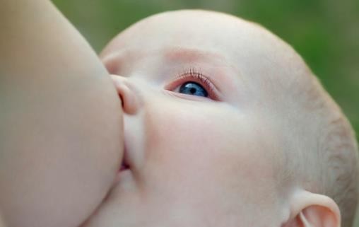 为何吃奶粉的孩子比吃母乳的孩子长得胖？
