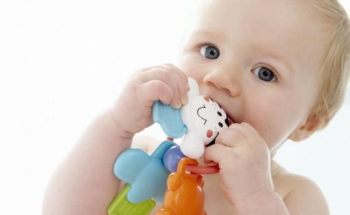 宝宝喷射性吐奶怎么回事 该如何做好相关护理